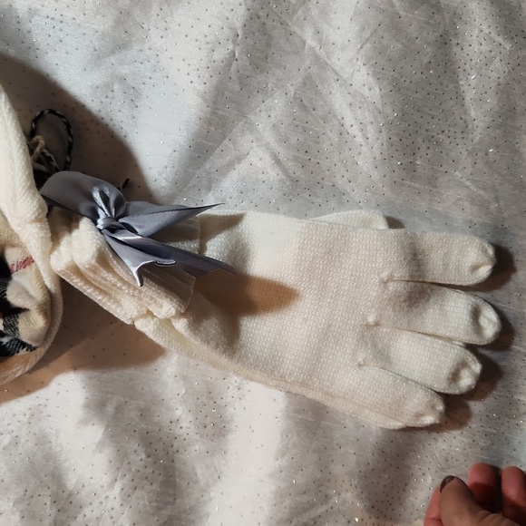 K.I.T. accessories  for women 3 pieces scarf, gloves and hat - Picture 3 of 5